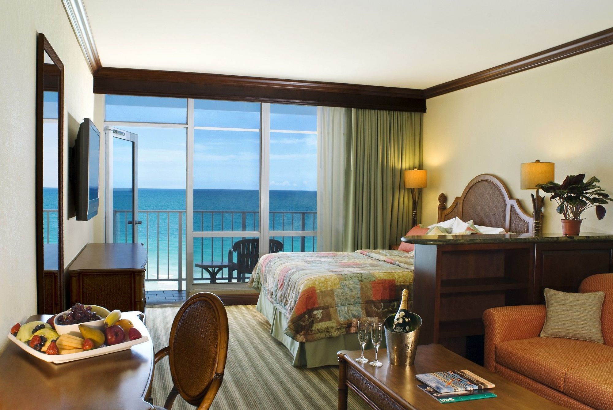 ニューポート ビーチサイド ホテル ＆ リゾート マイアミビーチ 部屋 写真